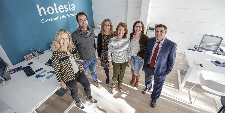 El Equipo de holesia os saluda….